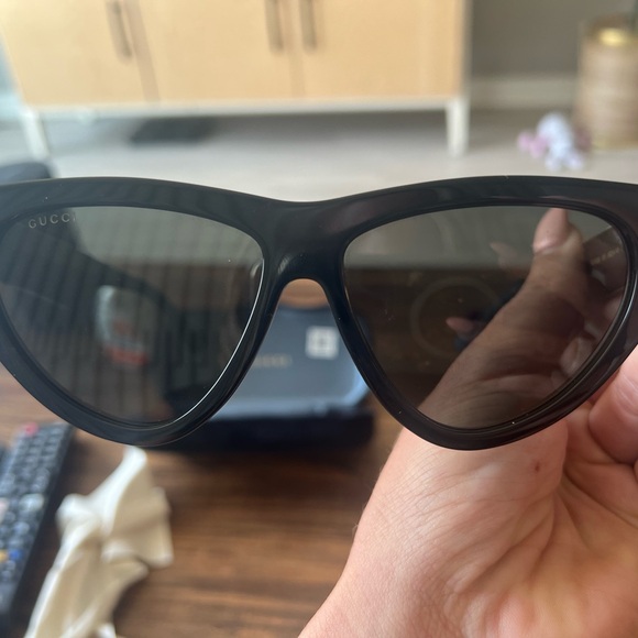 New Condition Gucci Sunglasses - Picture 7 of 16